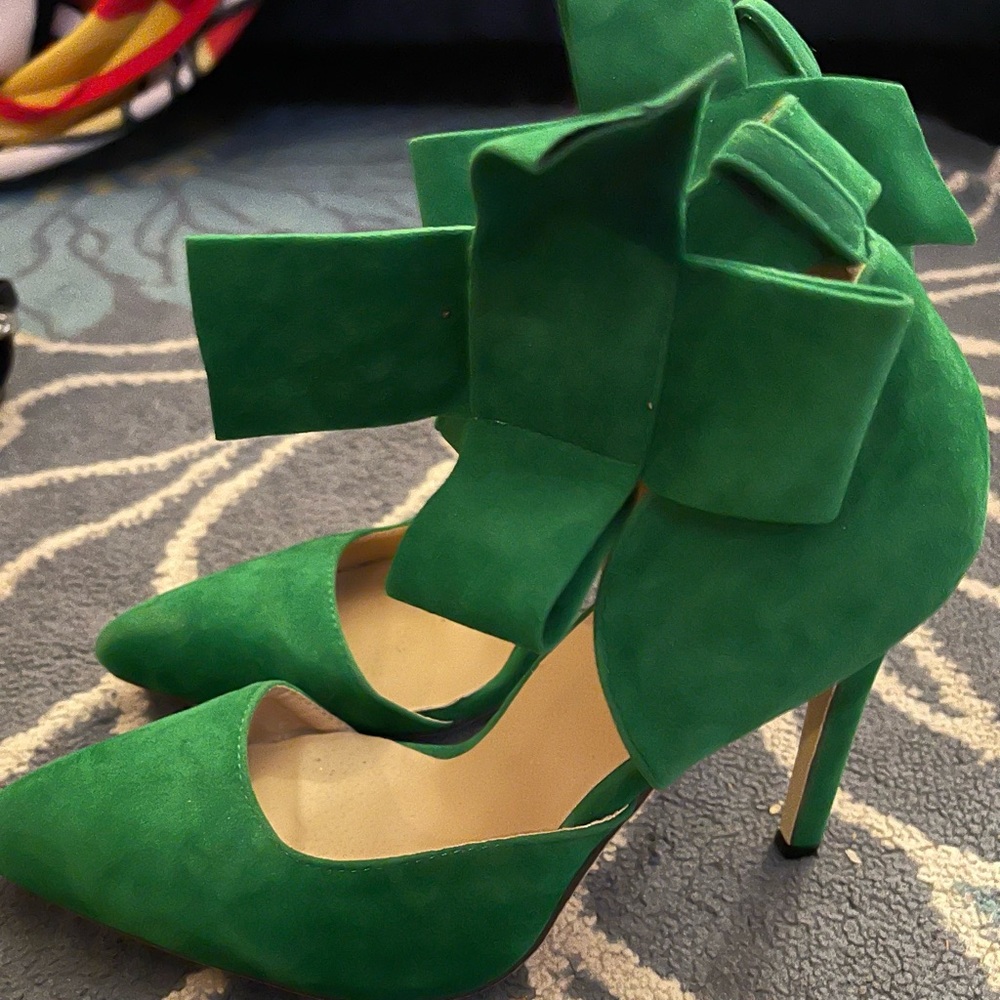 Green pumps